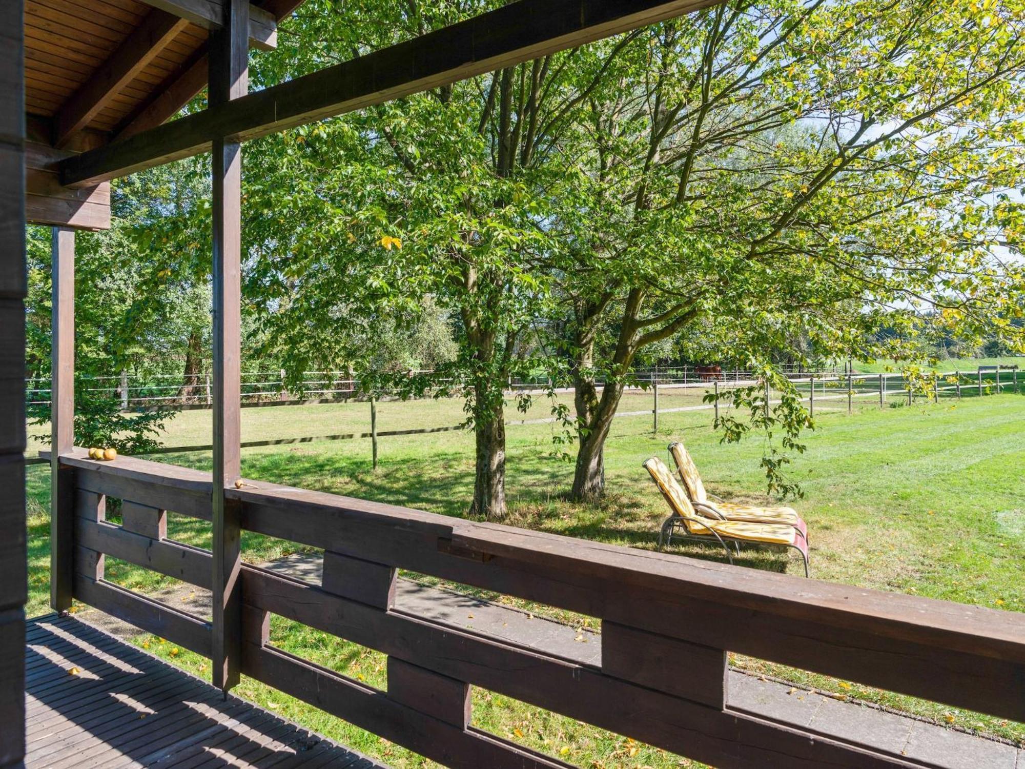 Holiday Home On A Horse Farm In The L Neburg Heath 에스치드 외부 사진